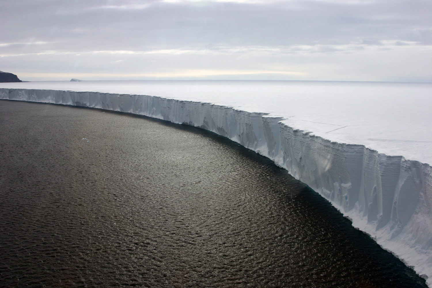 Icebergs Polar regions fact file, Antarctica and the Arctic